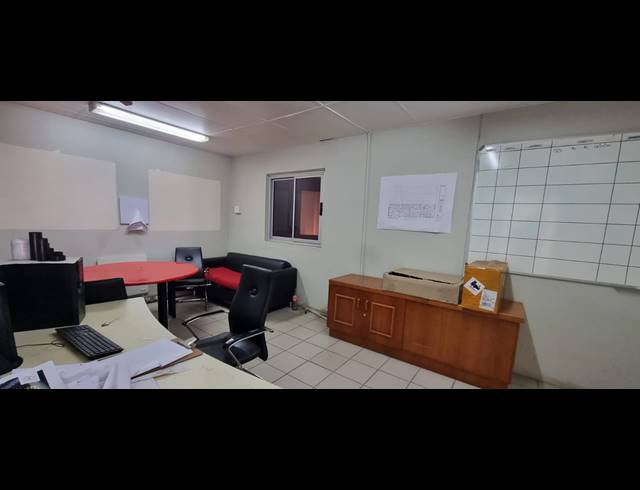 5,100M² WAREHOUSE FOR SALE IN LA ROCHELLE